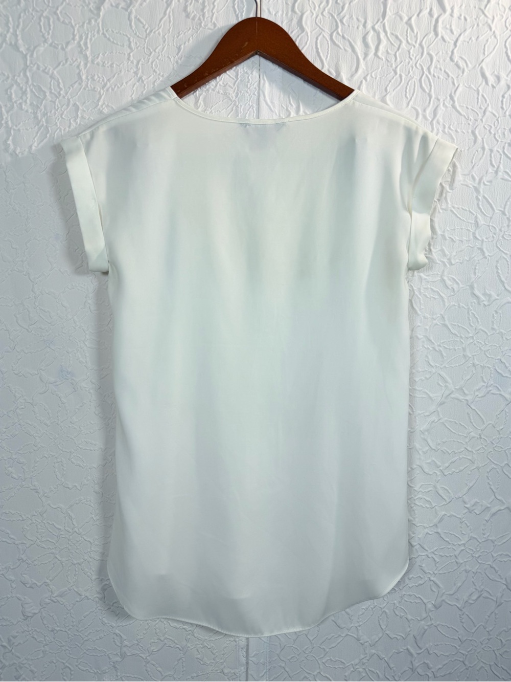 Express White Silky V Neck Lightweight Blouse Top Sz XS - Picture 8 of 14